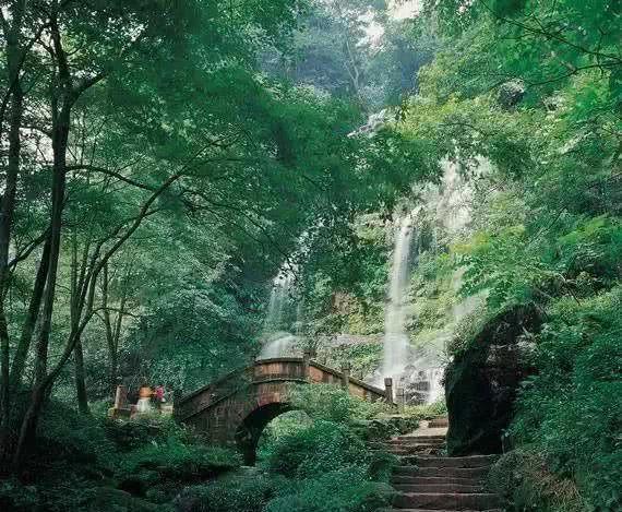 宝马车钥匙锁芯上为什么有黄色的油渍游戏画面